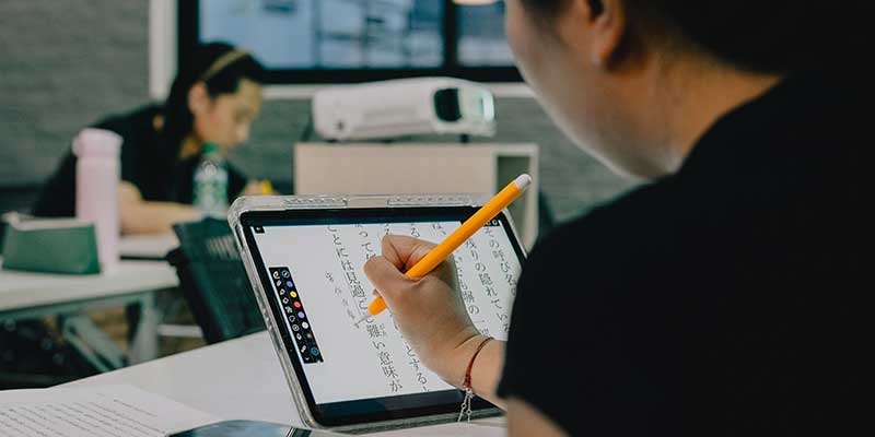Tablet Pelajar dengan Layar Sentuh untuk Pembelajaran